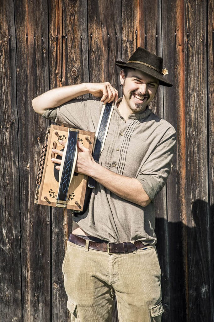 Portrait des Harmonikabauers Andreas Nöß